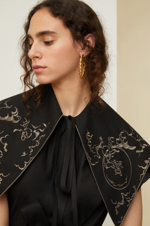 Embroidered collar in organic cotton