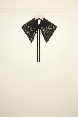 Embroidered collar in organic cotton