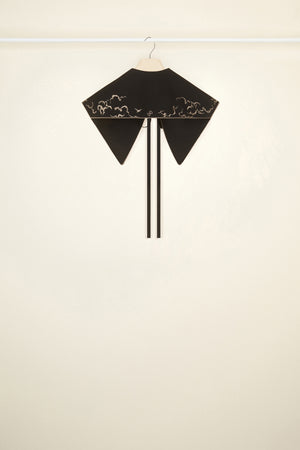 Embroidered collar in organic cotton