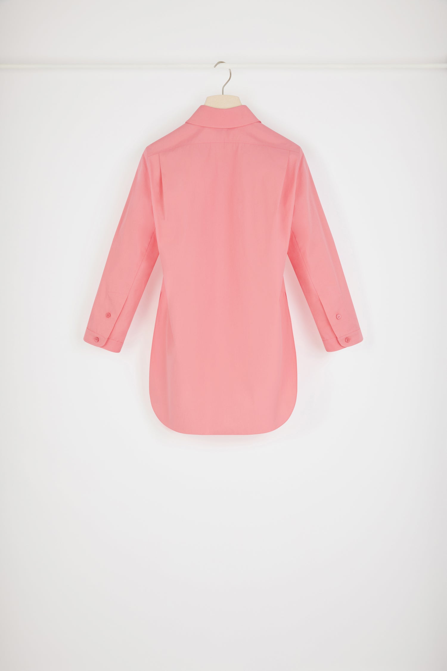 Patou - Baby shirt in organic cotton - Confetti Pink - A tailoring classic gets the Patou treatment.Confetti Pink organic cotton shirt. Peter Pan collar. Concealed button fastening. Slightly cropped sleeves. Buttoned cuffs. Split sides. Curved hem.