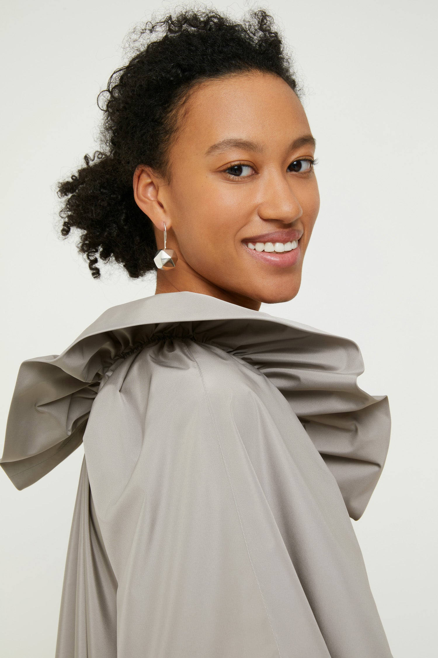 Patou - Maxi dress in eco-friendly faille - Grey - Evening volumes in a Patou palette.Grey eco-friendly faille maxi dress. Elasticated neckline with ruffle that can be worn off the shoulders. Long  balloon sleeves with elasticated cuffs. Removable belt at the waist. Tiered hem.