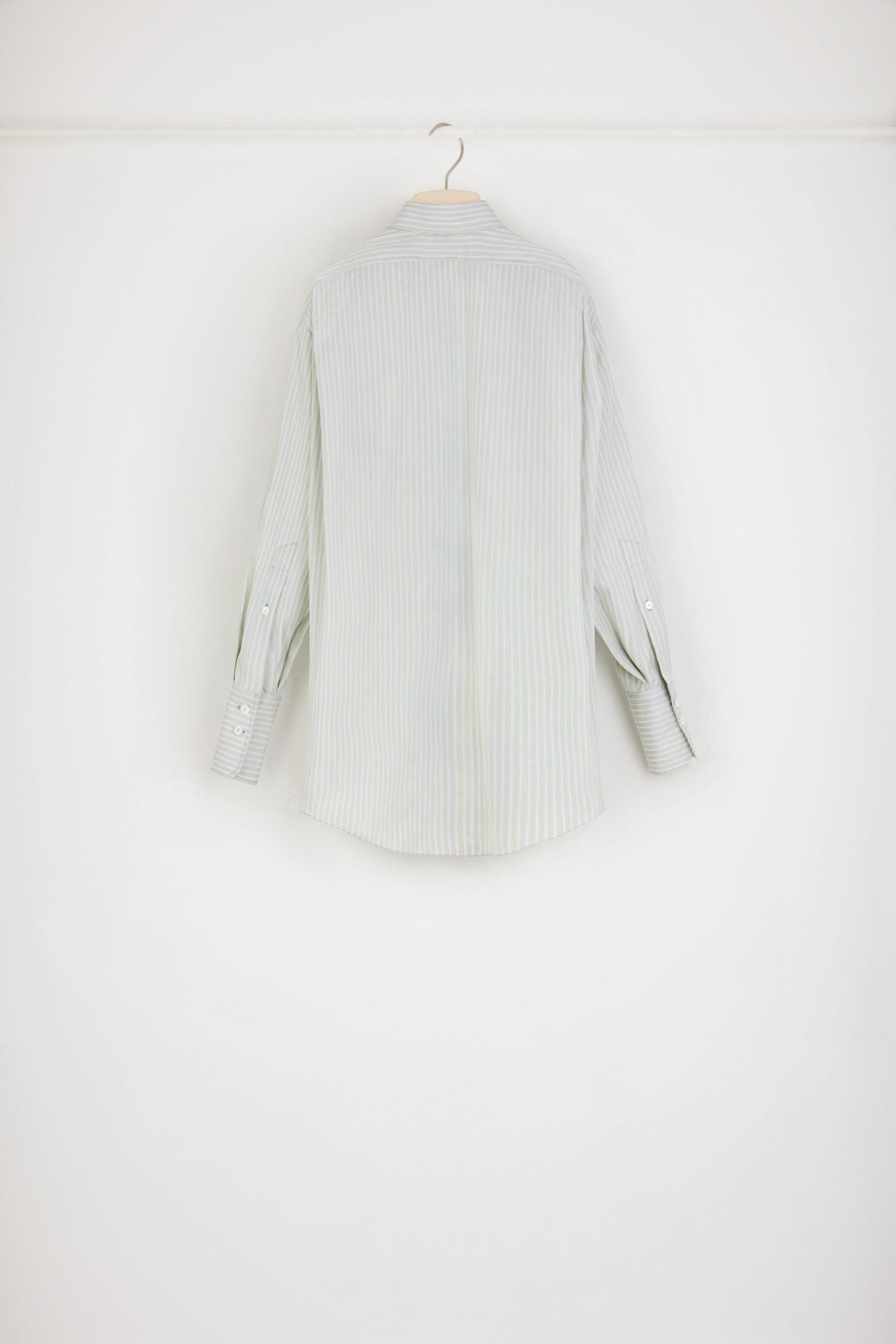 Patou - Mini shirt dress in organic cotton - Silver Green - Long shirt or short dress? There are two sides to every Patou story!Silver Green organic cotton dress. Contrasting stripes. Short hemline. Concealed button fastening. Patou logo embroidered at the front. Buttoned cuffs. Loose fit (select one size down for a fitted look).