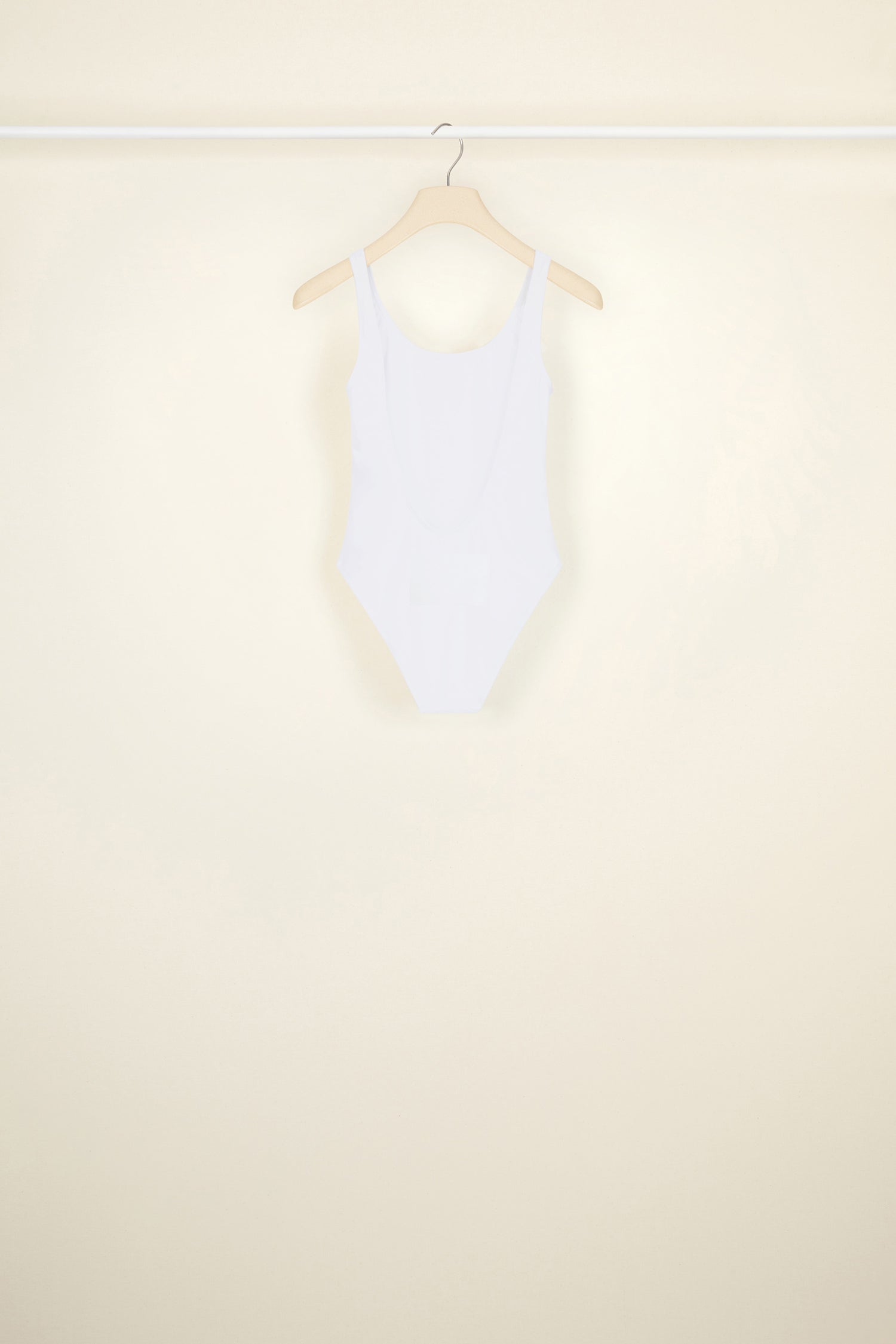 Patou - Costume intero con schiena scoperta - White - Al mare con Patou!Costume da bagno intero bianco. Scollo tondo, schiena scoperta. Logo Patou in lettere nere sul fronte.