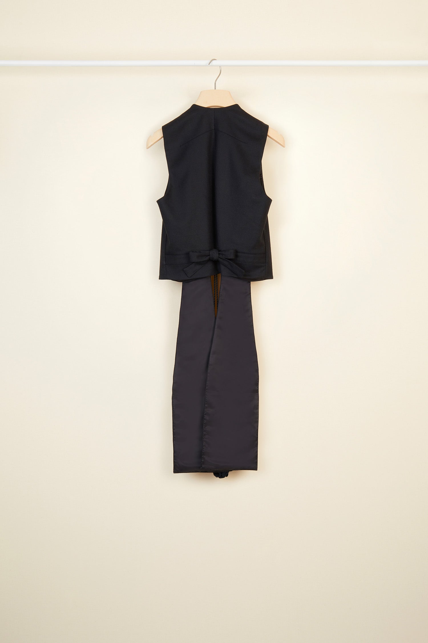 Patou - Embroidered lapel velvet gilet - Storm - Embroidered and elongated: the evolution of the lapel. Storm velvet gilet with exaggerated lapels featuring gold floral embroideries. Cord fastening at the front with crochet pompon embellishments. Self-tie martingale at the back.