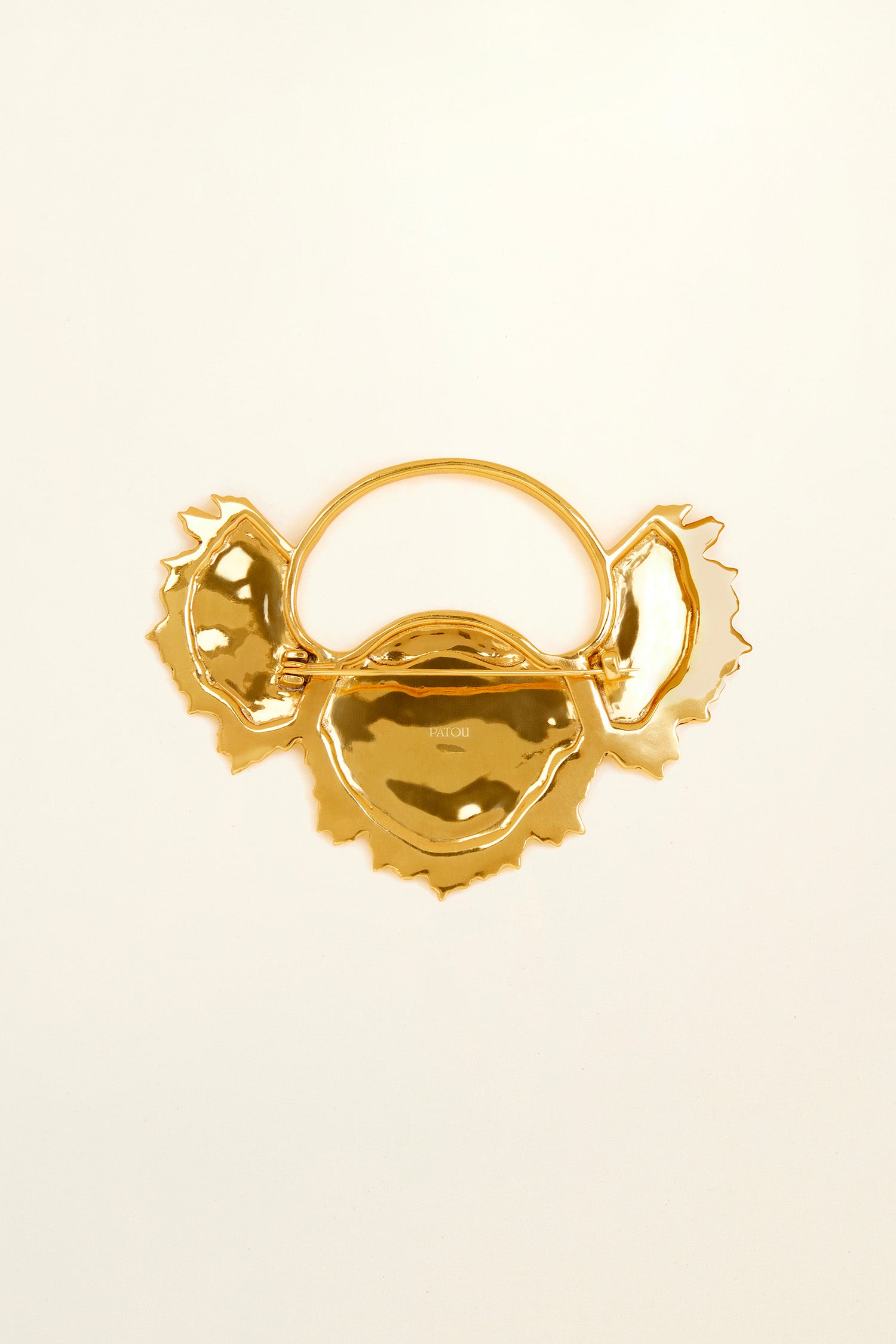 Patou - Broche soleil en laiton - Gold - La broche pare et illumine ! Broche en laiton. Forme soleil asymétrique.