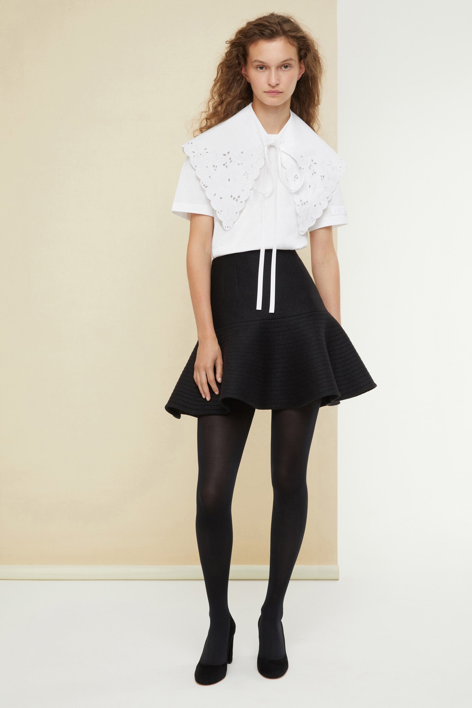 Patou - Organic cotton tee with embroidered poplin collar - White - A detachable collar? It’s Patou for “keeping things playful”. Organic white cotton crewneck tee. Regular Fit. Removable embroidered white poplin collar that fastens via long ties at the front.