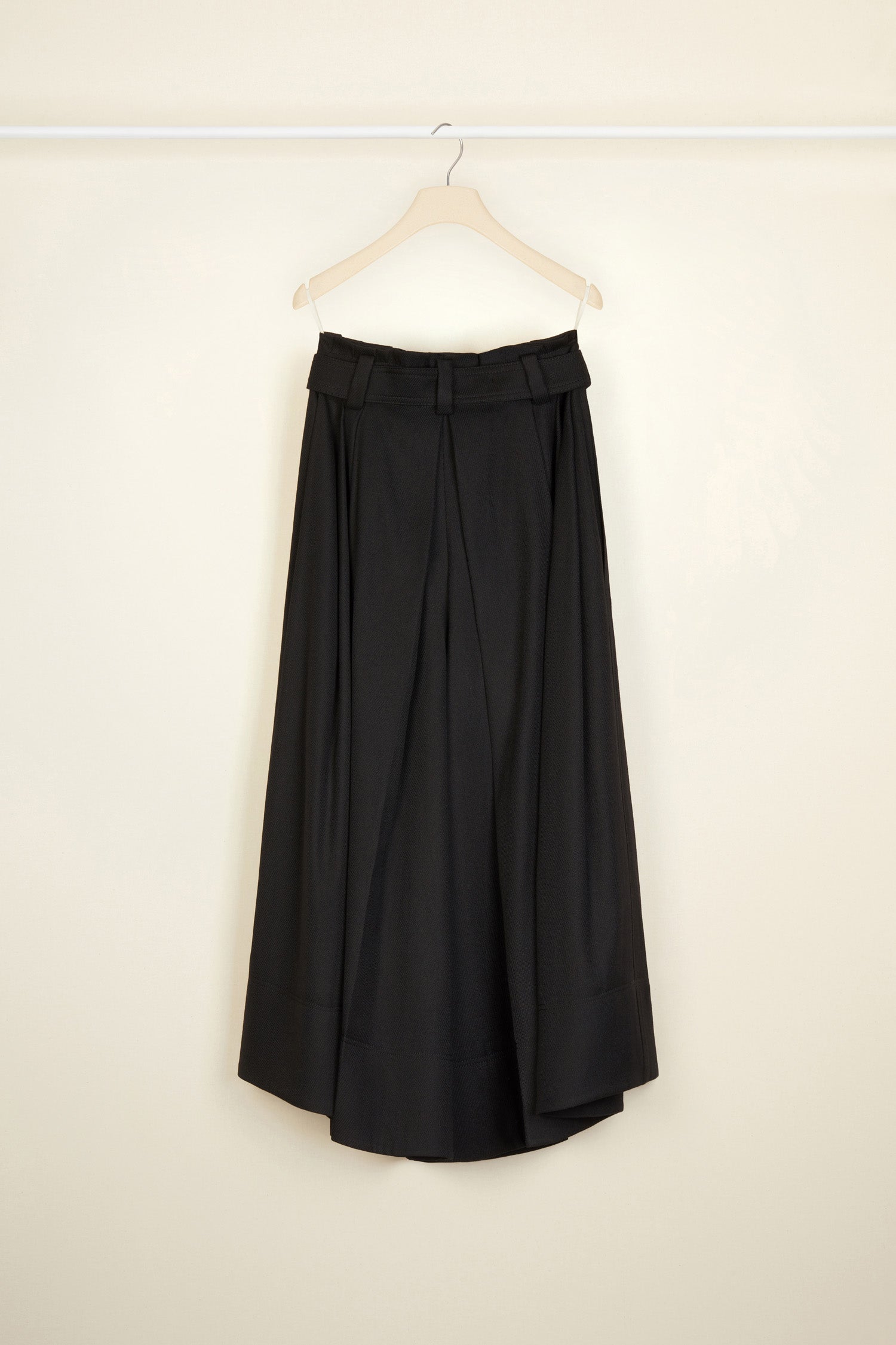 Patou - Tricotine wool culottes - Black - Culottes by Patou: a study in volume.Black tricotine wool culottes. Oversized silhouette. Can be worn cinched at the waist or lower at the hips. Side pockets.