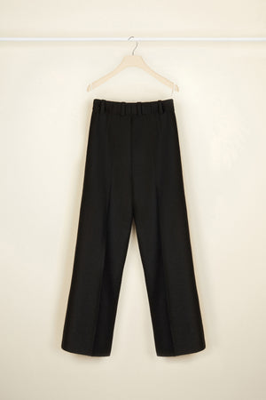 Wollhose mit weitem Bein