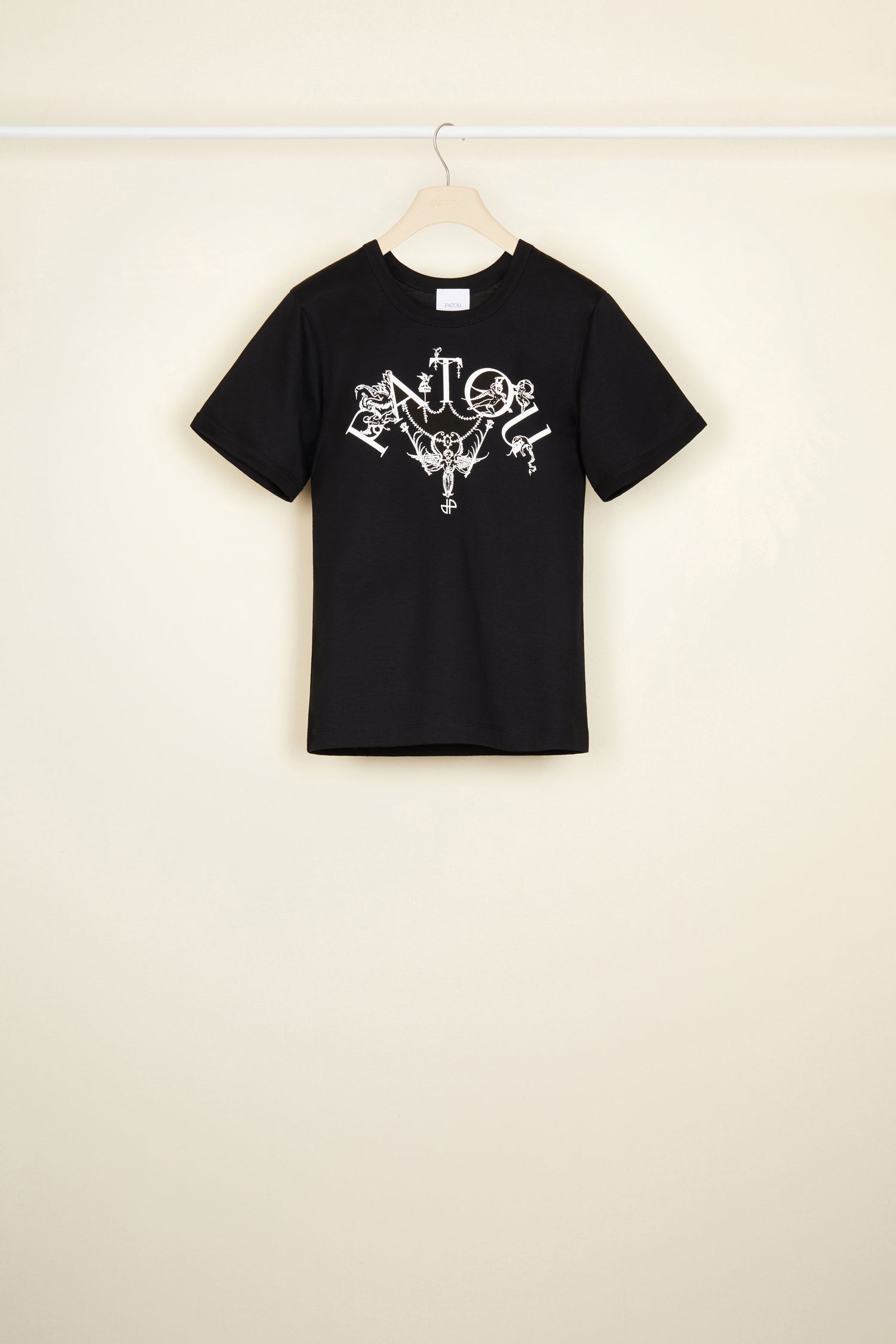 Patou - Maglietta “Racconti e leggende” in cotone bio - Black - Patou rende il classico un po’ più magico.Maglietta in cotone bio nero. Collo rotondo. Logo Patou rivisitato con personaggi e dettagli della stampa “Racconti e leggende”. Monogramma JP.