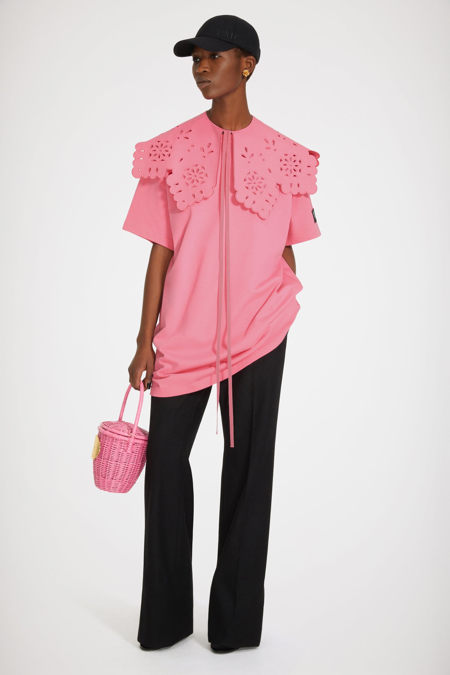 Patou - Detachable collar t-shirt dress in organic cotton - Pink - Every t-shirt deserves a Patou collar.Pink organic cotton t-shirt dress. Regular fit. Crewneck. Detachable poplin collar with openwork detailing and scalloped edges. Black Patou label on the left sleeve. Loose fit (select one size down for a fitted look).