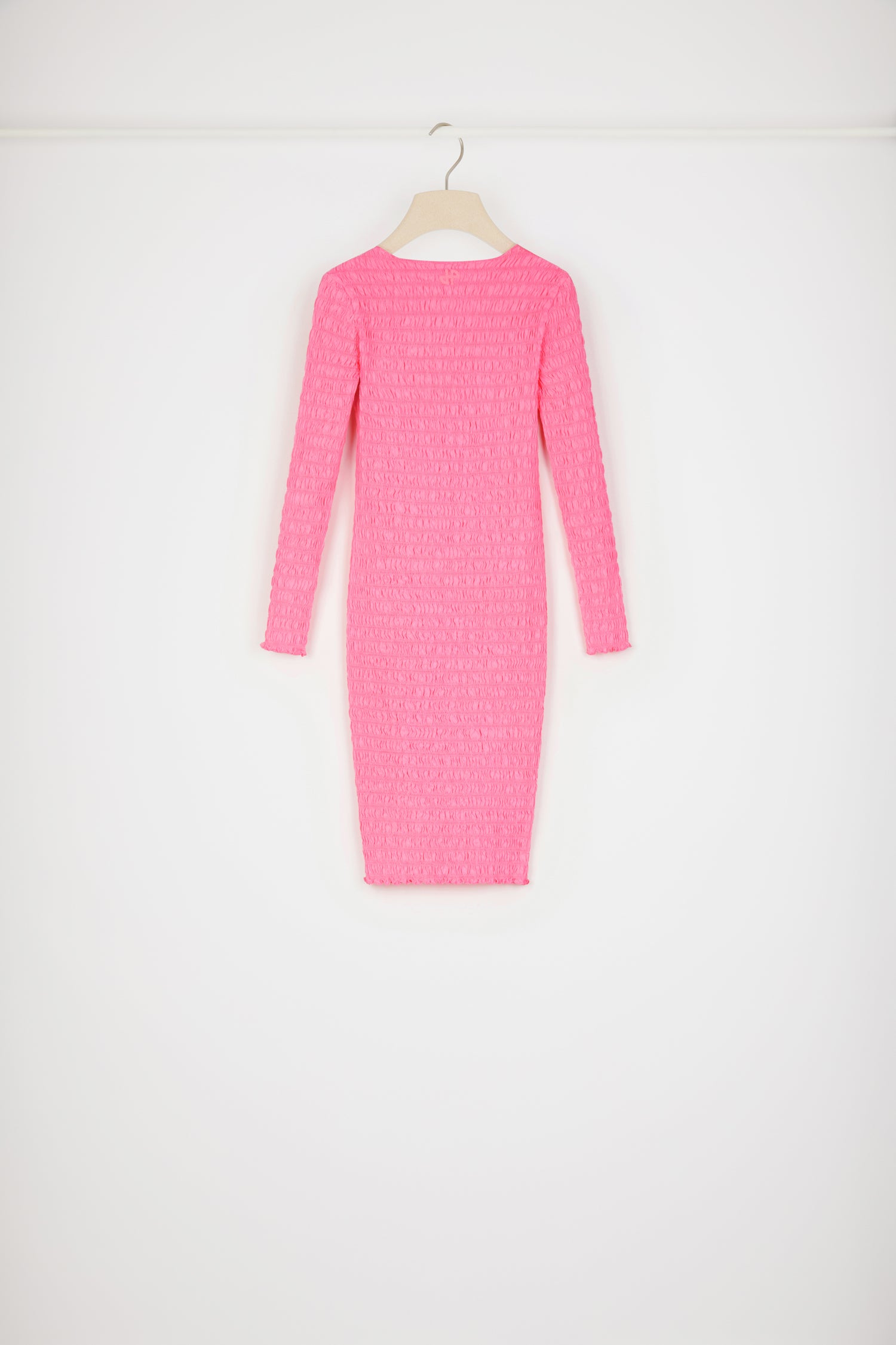 Patou - Smock dress in organic cotton - Begonia Pink - Smocking allowed - and very much encouraged!Begonia pink organic cotton dress. Fitted style. Smocked detailing all over. Round neckline. Long sleeves. Tonal JP monogram appliqué at the back.This dress is very skin-tight and fitted.