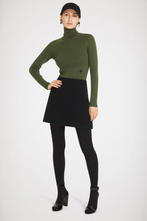 Maglione a collo alto in lana a costine