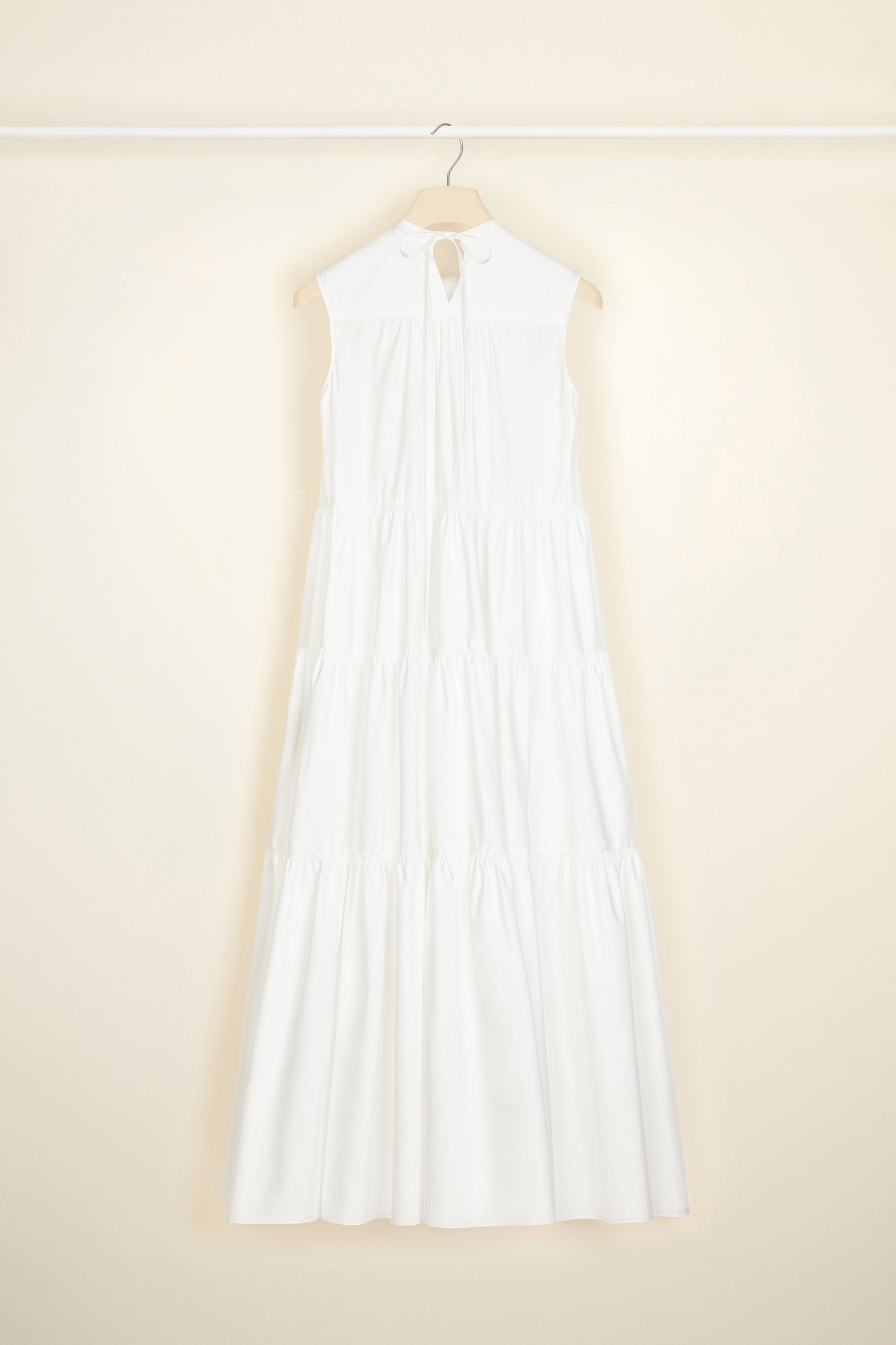 Patou - Maxi tiered dress in eco-friendly cotton poplin - White - Poplin by Patou, an inspired choice for a springtime rendez-vous.White organic cotton poplin dress. Maxi length with a voluminous tiered silhouette. Large pockets at the sides.