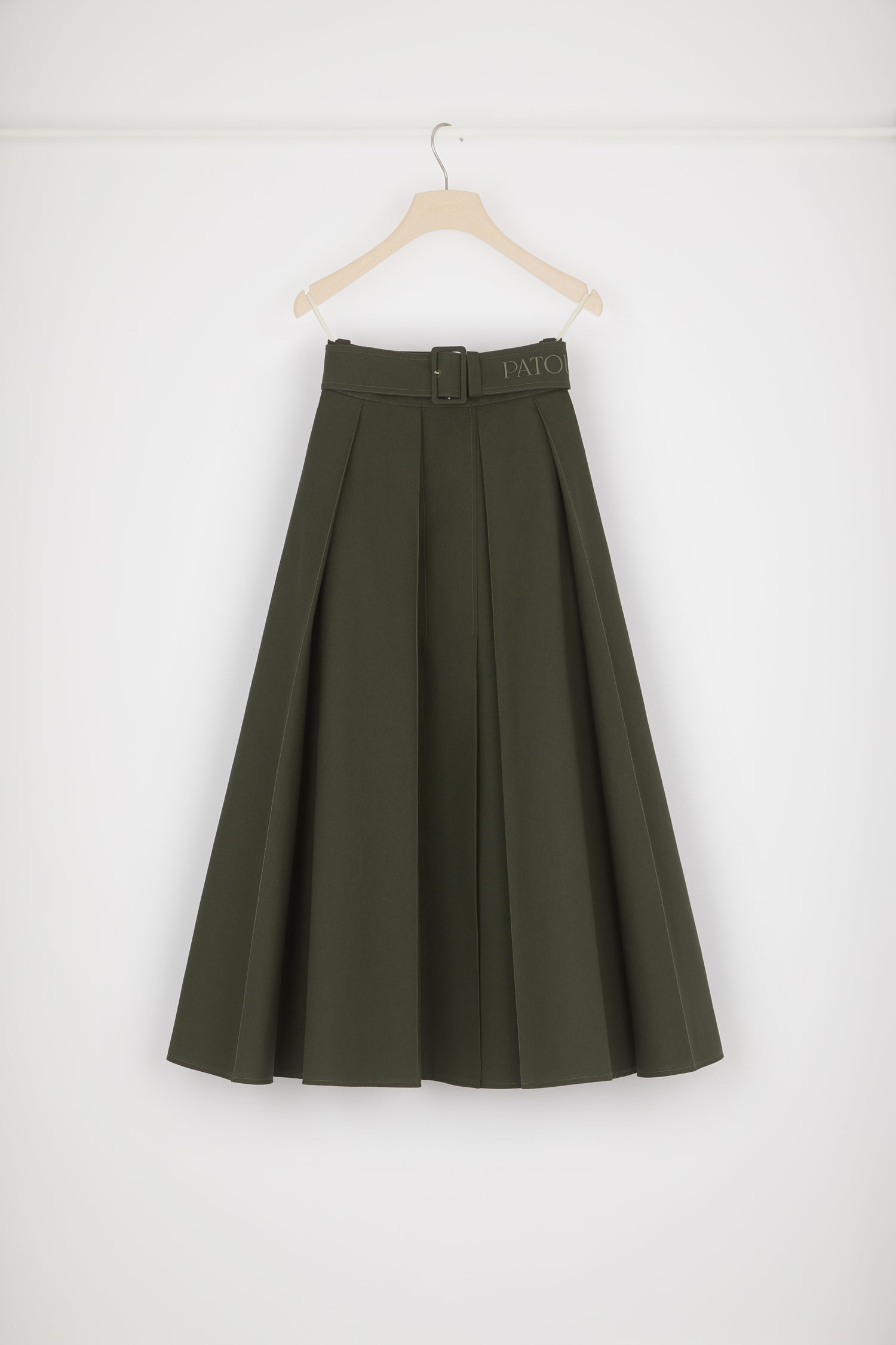 Patou - Pleated maxi skirt in organic cotton - Winter Moss - Patou pleats, a daytime sensation!Winter Moss green organic cotton canvas skirt. Maxi length. High waist. Adjustable belt at the waist with belt loops and embroidered Patou logo. Zip fastening at the back. Box pleats. Pockets at the sides.
