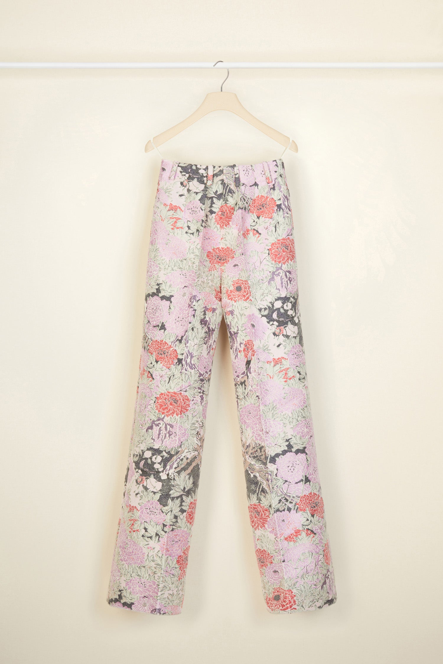 Patou - Straight-legged trousers in cotton jacquard - Birds and Peonies - Birds and peonies celebrate the allure of springtime jacquard.Cotton jacquard trousers featuring Act 2’s Birds and Peonies pattern. High-waisted style with a straight wide leg. Engraved gold-coloured buttons at the front. Belt loops, zip fastening at the side. Side pockets. Darts at the back.