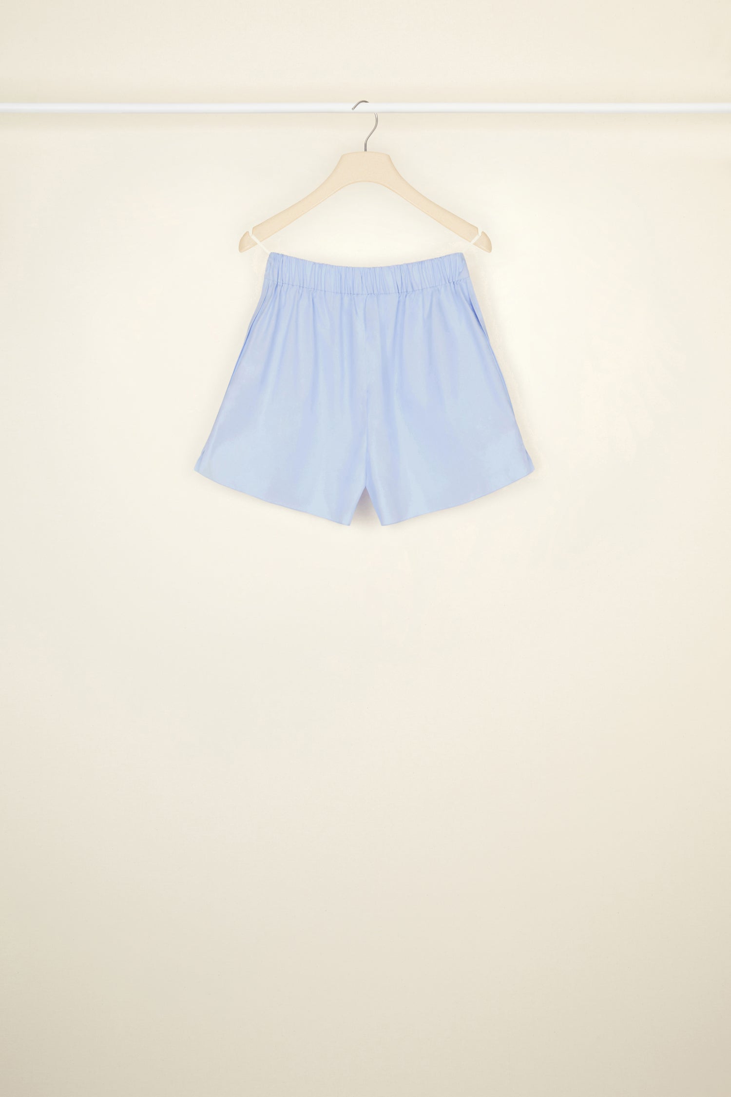 Patou - Boxer shorts in organic cotton - Aurora - The boxer just got a whole lot chicer. Aurora light blue organic cotton shorts. Boxer-style silhouette. Elasticated waist with two JP-engraved buttons. Pockets at the sides.