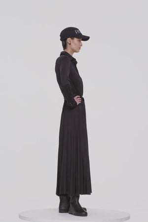Plissiertes Maxikleid aus recyceltem Polyester