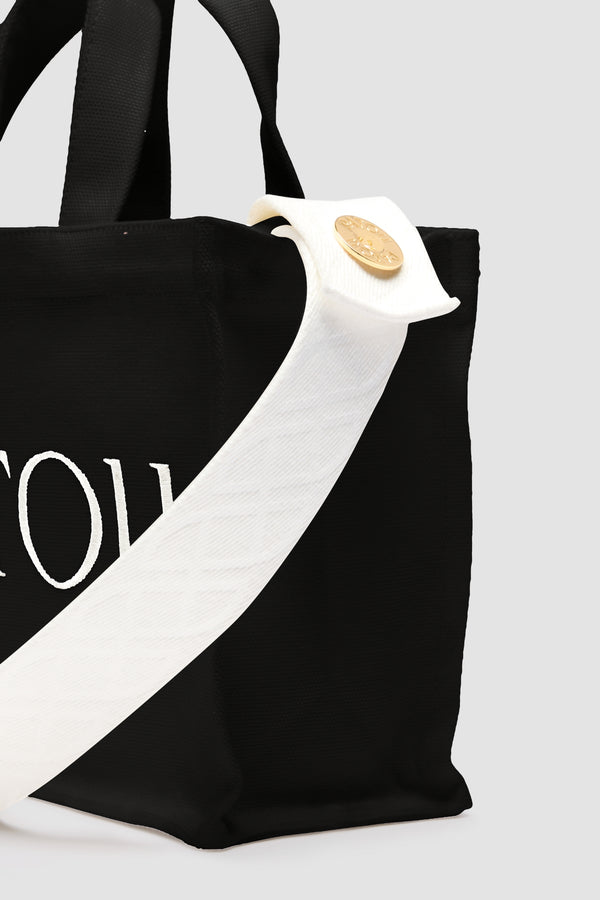 Patou - Tote Patou piccola in cotone - Black - Borsa in cotone nero. Logo Patou e monogramma JP ricamati. Tracolla con logo JP e due bottoni oro incisi Patou. Doppio manico. Può essere portata a mano o in spalla.