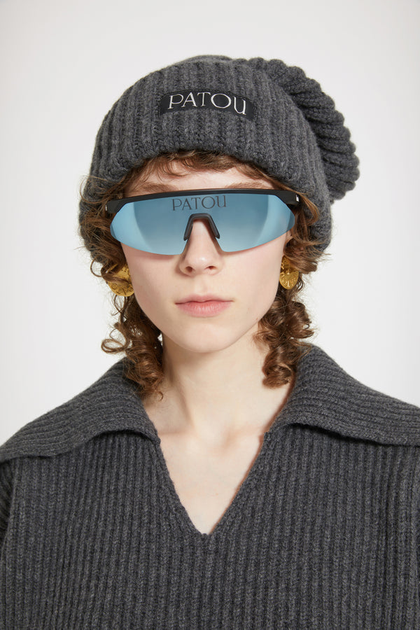 Patou - ウールとカシミヤ製パトゥのビーニー - Graphite - ヒップなパトゥ！グラファイトグレーのウールとカシミヤ製ビーニー。リブニット 。パトゥラベル。