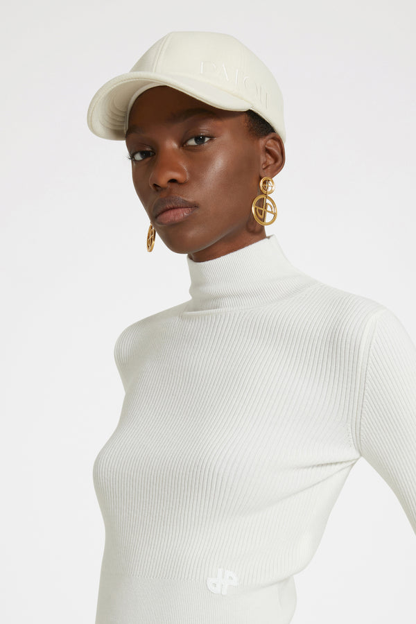 Patou - 울 블랜드 펠트 소재의 파투 캡 - Avalanche - 파투 스타일을 원하시나요?아발란체 화이트 울 블렌드 펠트 야구 모자. 사이드의 파투 로고 자수 장식. 뒷면의 신축성 있는 스트랩. 유니섹스 스타일.사이즈 XS : 56 cm사이즈 M : 58 cm