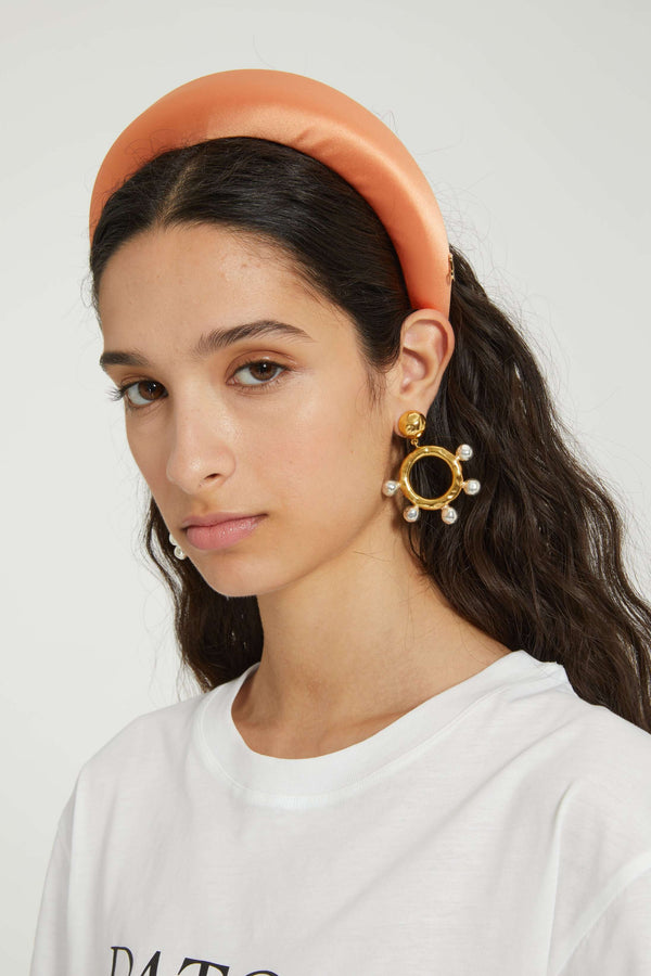 Patou - Cerchietto imbottito in raso - Bright Orange - L&#39;accessorio cult delle Patou queens.Cerchietto in raso arancione acceso. Modello imbottito. JP oro al lato.