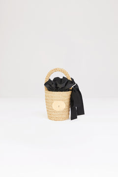 Iconic bucket bag in raffia