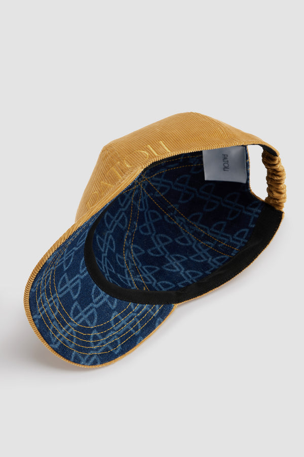 Patou - Cappellino Patou in velluto a coste - Gold - Cappellino in velluto a costine giallo oro. Patou ricamato al lato. Elastico sul retro. Sottotesa in denim stampato JP. Modello unisex.Misure:S: 55 cm di circonferenzaM: 57 cm di circonferenzaL: 59 cm di circonferenza