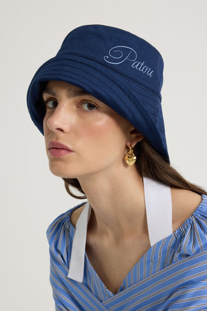 Cappello a secchiello con logo Patou ricamato in cotone