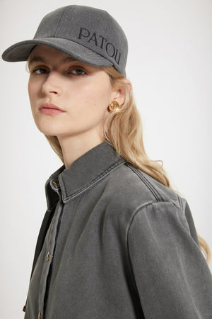 Cut-out cropped shirt in organic cotton denim