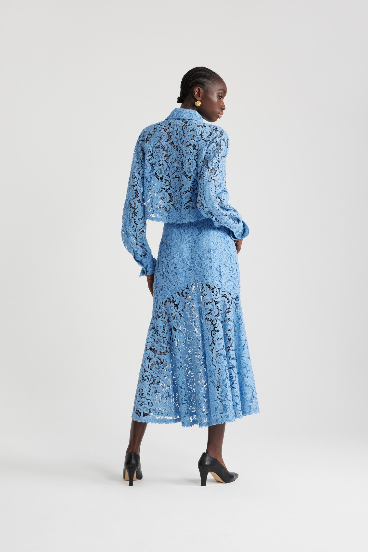 Patou - Cropped shirt in organic cotton blend lace - Airy Blue - Airy Blue organic cotton and sustainable viscose blend lace shirt. Cropped length. Shirt collar. JP-engraved mother-of-pearl buttons. Patou label at the front. Raglan sleeves. Buttoned cuffs.