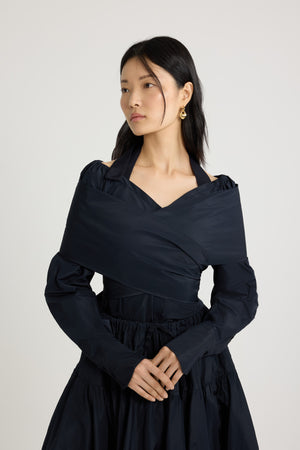 Wickelbluse aus recycelter Faille