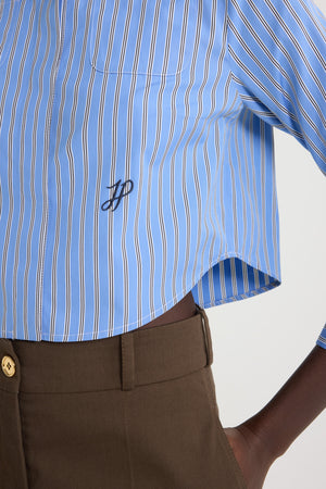 Cropped shirt in printed organic cotton poplin