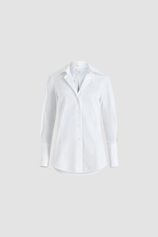 Patou - Blusa con colletto largo in popeline di cotone bio - White - Blusa in cotone bio bianco. Colletto cubano largo. Chiusura sul davanti con bottone nascosto. Polsini abbottonati. Plissettature sulle maniche e sul retro. Logo Patou ricamato sul davanti.