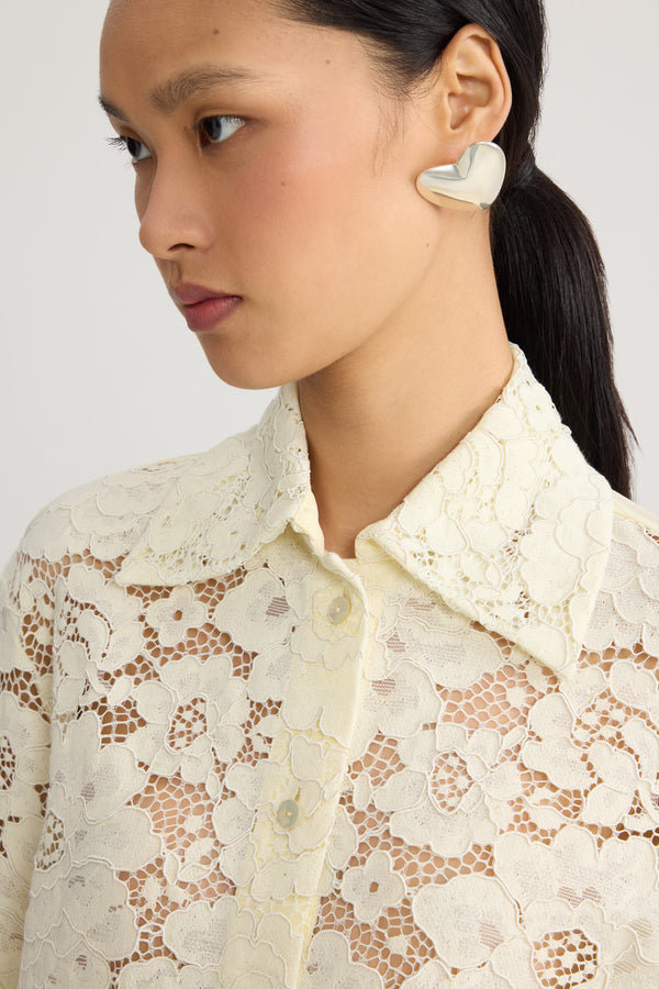 Patou - Camicia a maniche corte in misto cotone eco-responsabile - Lemonade - Camicia a maniche corte in misto cotone eco-responsabile gialla. Ricamo floreale. Colletto classico. Taglio aderente.
