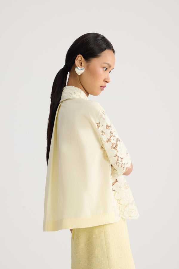 Patou - Camicia a maniche corte in misto cotone eco-responsabile - Lemonade - Camicia a maniche corte in misto cotone eco-responsabile gialla. Ricamo floreale. Colletto classico. Taglio aderente.