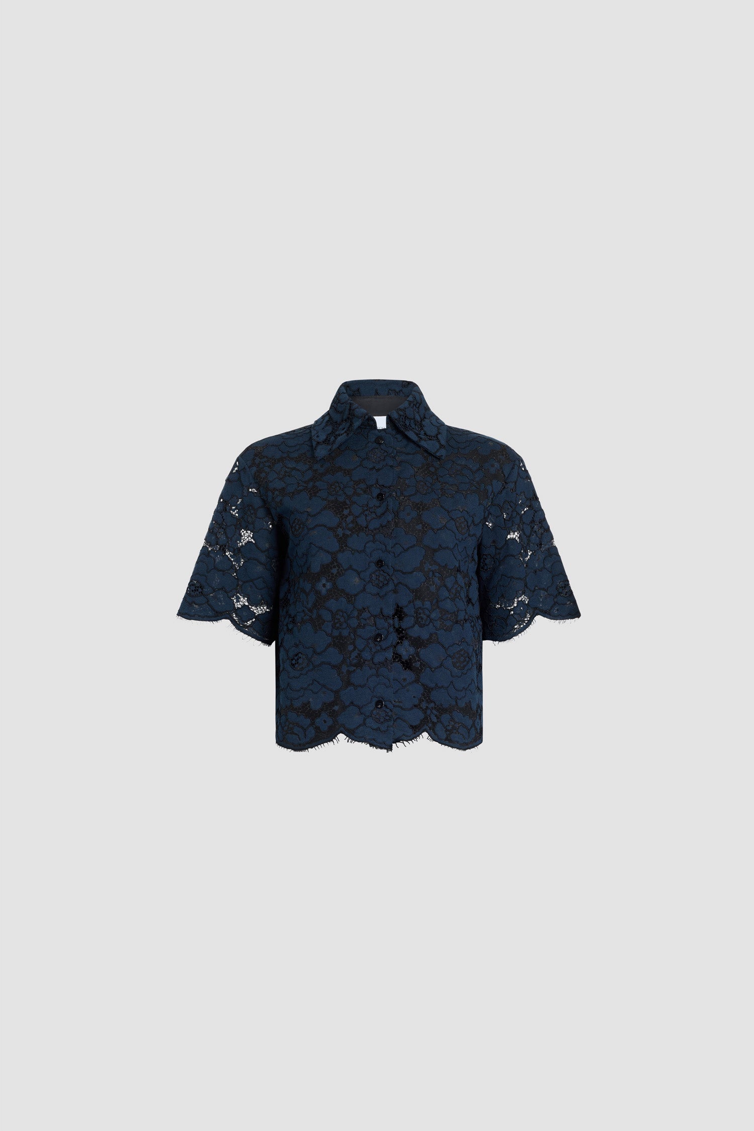 Patou - Camicia a maniche corte in misto cotone eco-responsabile - Deep Sea Blue - Camicia a maniche corte in misto cotone eco-responsabile blu navy. Ricamo floreale. Colletto classico. Taglio aderente.