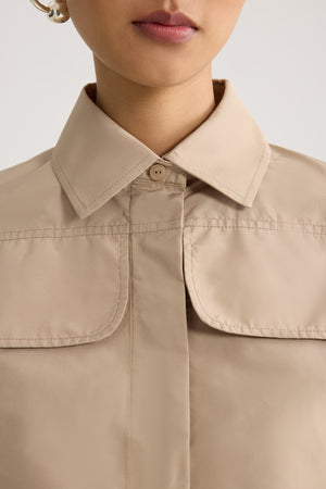 Camicia safari corta in faille riciclata