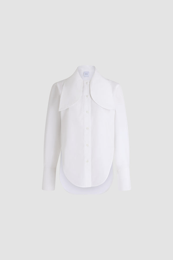 Patou - Bluse mit Bindekragen aus Bio-Baumwolle - White - Weiße Bluse aus Bio-Baumwolle. Lange Ärmel. Knopfleiste. Große Passe, die seitlich einen Bindekragen formt.