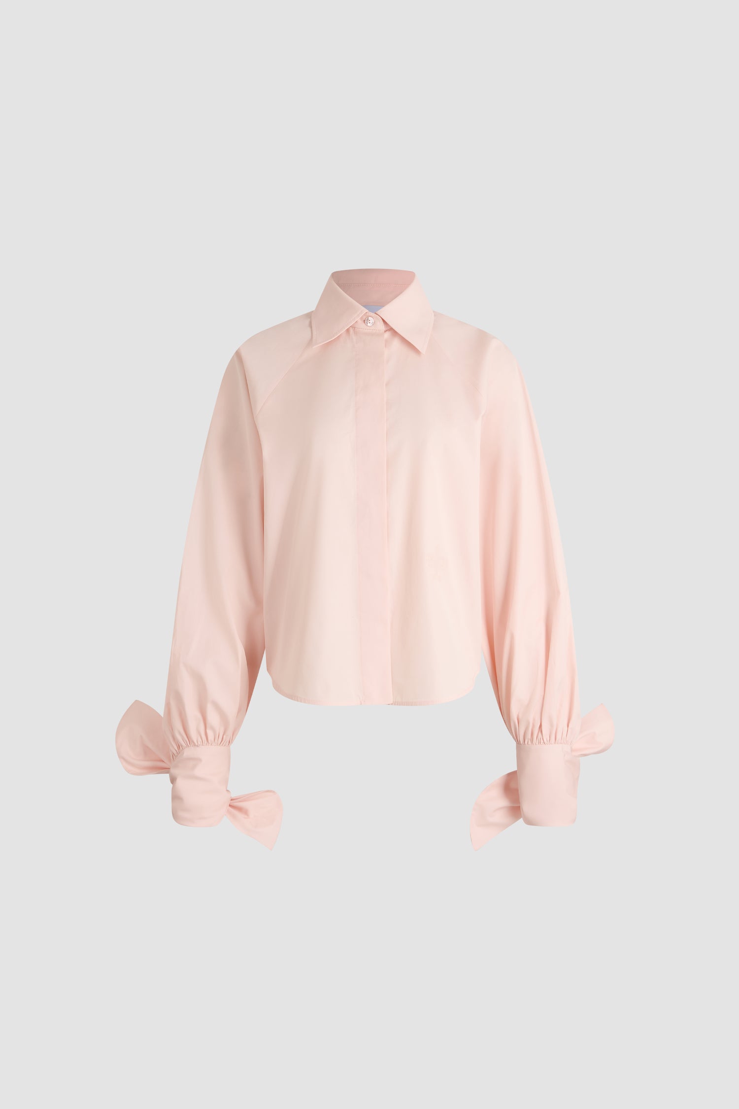 Patou - Bluse mit gebundenen Ärmeln aus Bio-Baumwolle - Frost Pink - Blassrosa Bluse aus Bio-Baumwolle. Lange Ärmel. Gebundene Manschetten. Hemdkragen. Knopfleiste vorne.