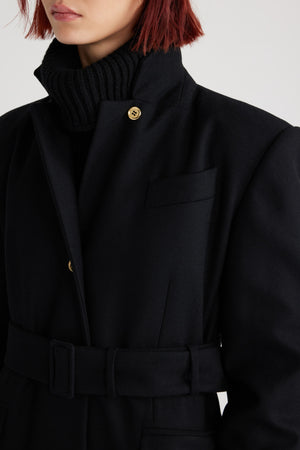 Cappotto sartoriale in misto lana e cachemire ecosostenibile