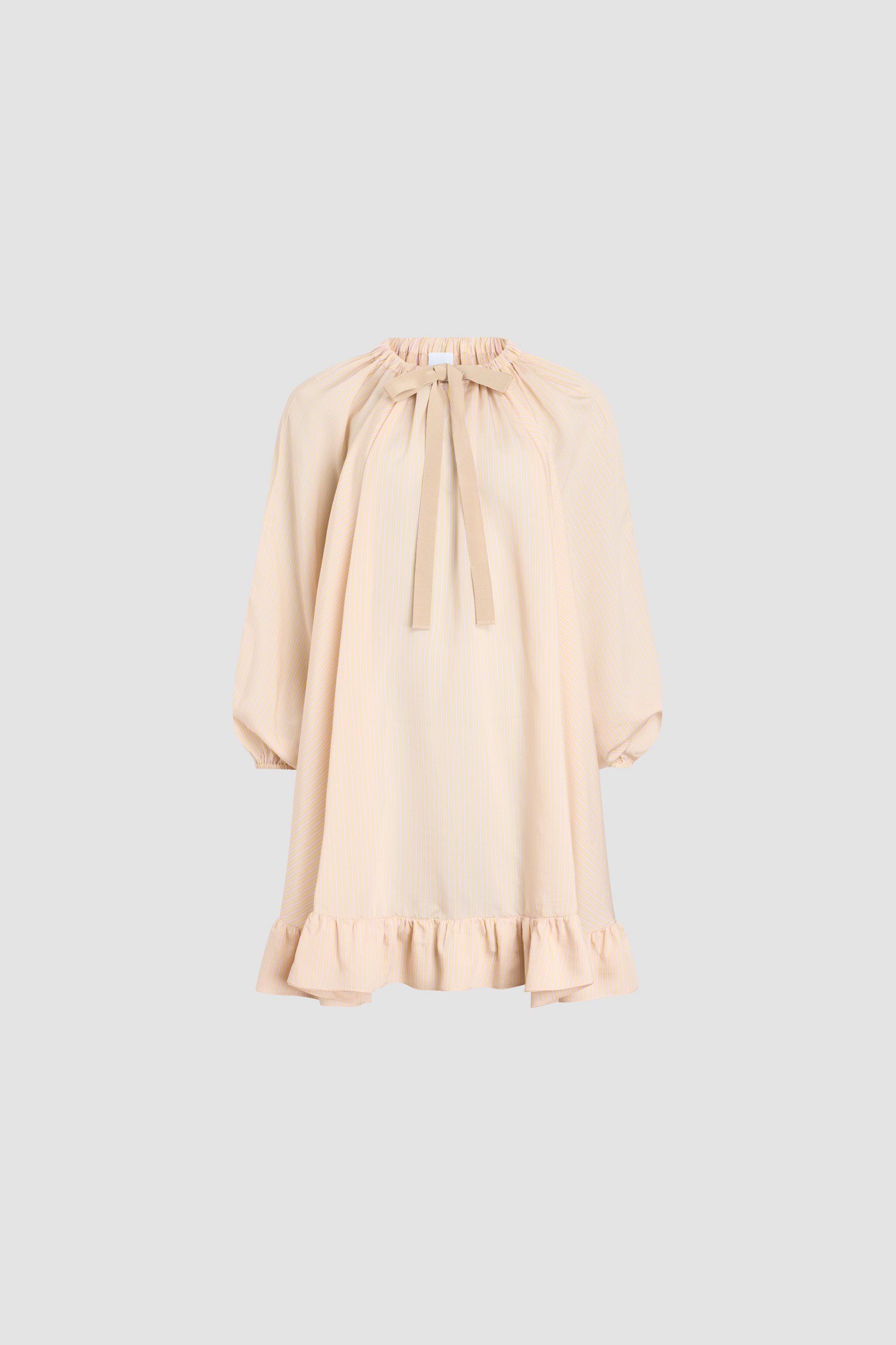 Patou - Lockeres Strandkleid aus Seidenmischung - Shell Beach Stripes - Aprikosenbeiges Kleid, mit gelben und rosa Streifen. Elastischer Kragen und Ärmelbündchen.Dieses Stück stammt aus der &amp;quot;Patou Plage&amp;quot; Kapsel, entworfen von Guillaume Henry.