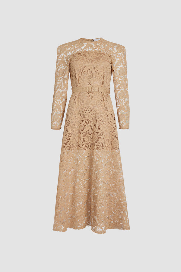 Patou - Vestito maxi in pizzo di cotone bio - Gray Sand - Vestito in pizzo di cotone bio e viscosa ecosostenibile color sabbia. Lunghezza maxi. Collo tondo. Spalle squadrate. Maniche raglan. Chiusura con bottoni sul retro e ai polsini con bottoni in madreperla incisi JP. Cintura in vita. Sottoveste.Questo modello è aderente in vita.