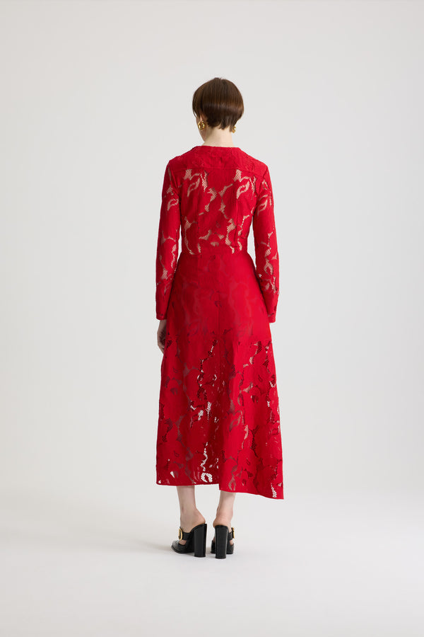 Patou - Asymmetrisches Midikleid aus Bio-Baumwollmix-Spitze - Babylone Red - Bio-Baumwollmix-Spitze in Babylon-Rot. Midi-Länge. Asymmetrische Form mit Drapierung auf einer Seite. Rundhalsausschnitt. Goldfarbene halbkugelförmige Knöpfe mit JP-Monogrammgravur an der Schulter. Seitentaschen. Teilweise gefüttert.