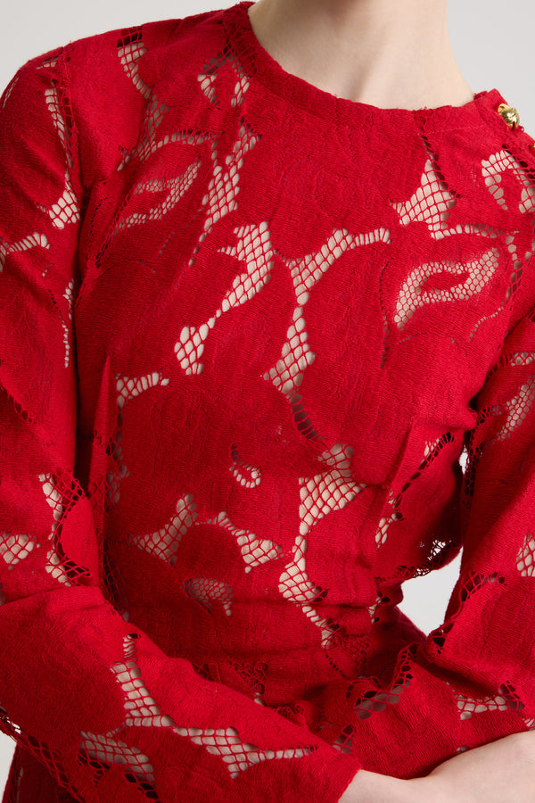 Patou - Asymmetrisches Midikleid aus Bio-Baumwollmix-Spitze - Babylone Red - Bio-Baumwollmix-Spitze in Babylon-Rot. Midi-Länge. Asymmetrische Form mit Drapierung auf einer Seite. Rundhalsausschnitt. Goldfarbene halbkugelförmige Knöpfe mit JP-Monogrammgravur an der Schulter. Seitentaschen. Teilweise gefüttert.