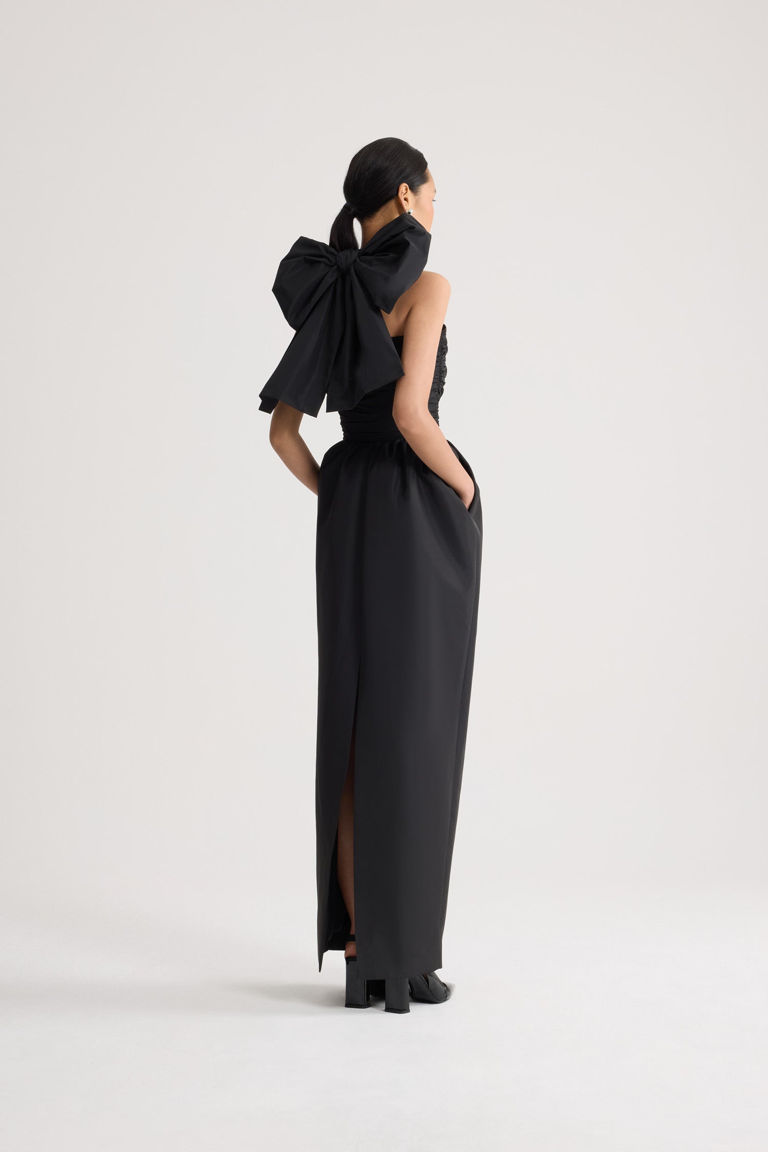 Patou - Abito lungo bustier in faille riciclata - Black - Abito lungo bustier nero. Fiocco oversize sul retro.