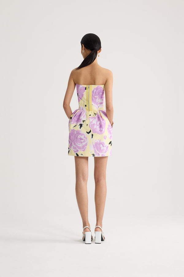 Patou - Robe mini bustier en faille recyclée - Peony Garden - Robe mini bustier avec motif pivoines. Jupe bloomer.