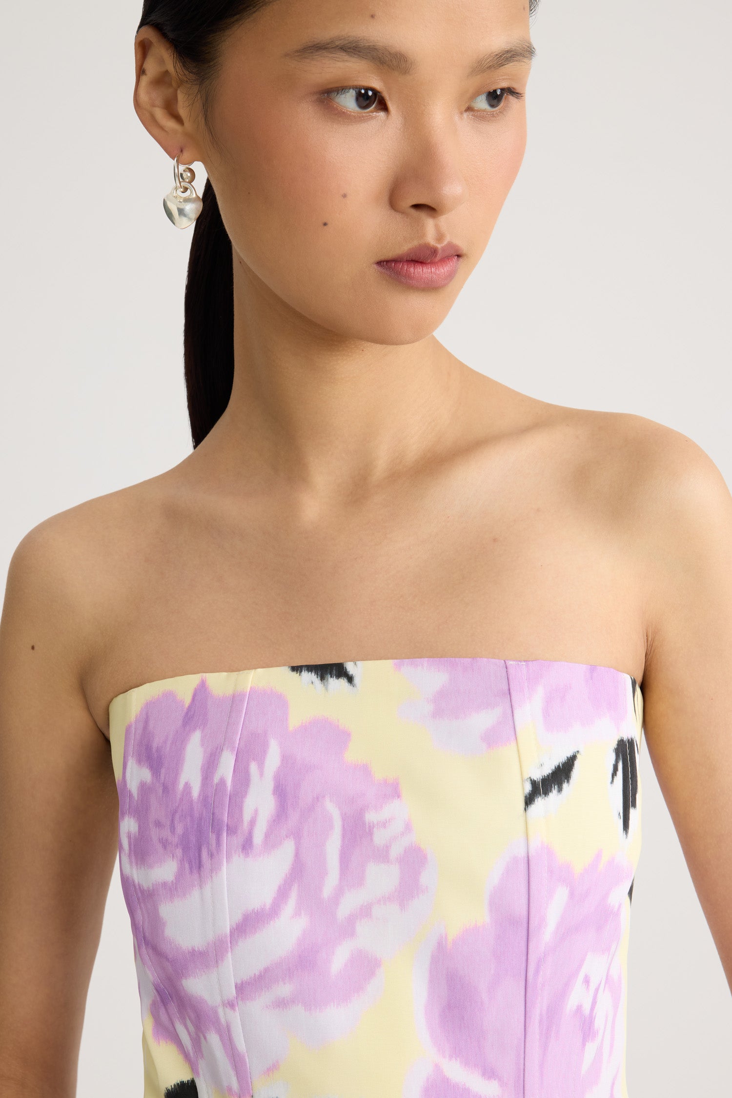 Patou - Mini-Bustierkleid aus recyceltem Faille - Peony Garden - Mini-Bustierkleid mit Pfingstrosenmotiv. Bloomer-Rock.