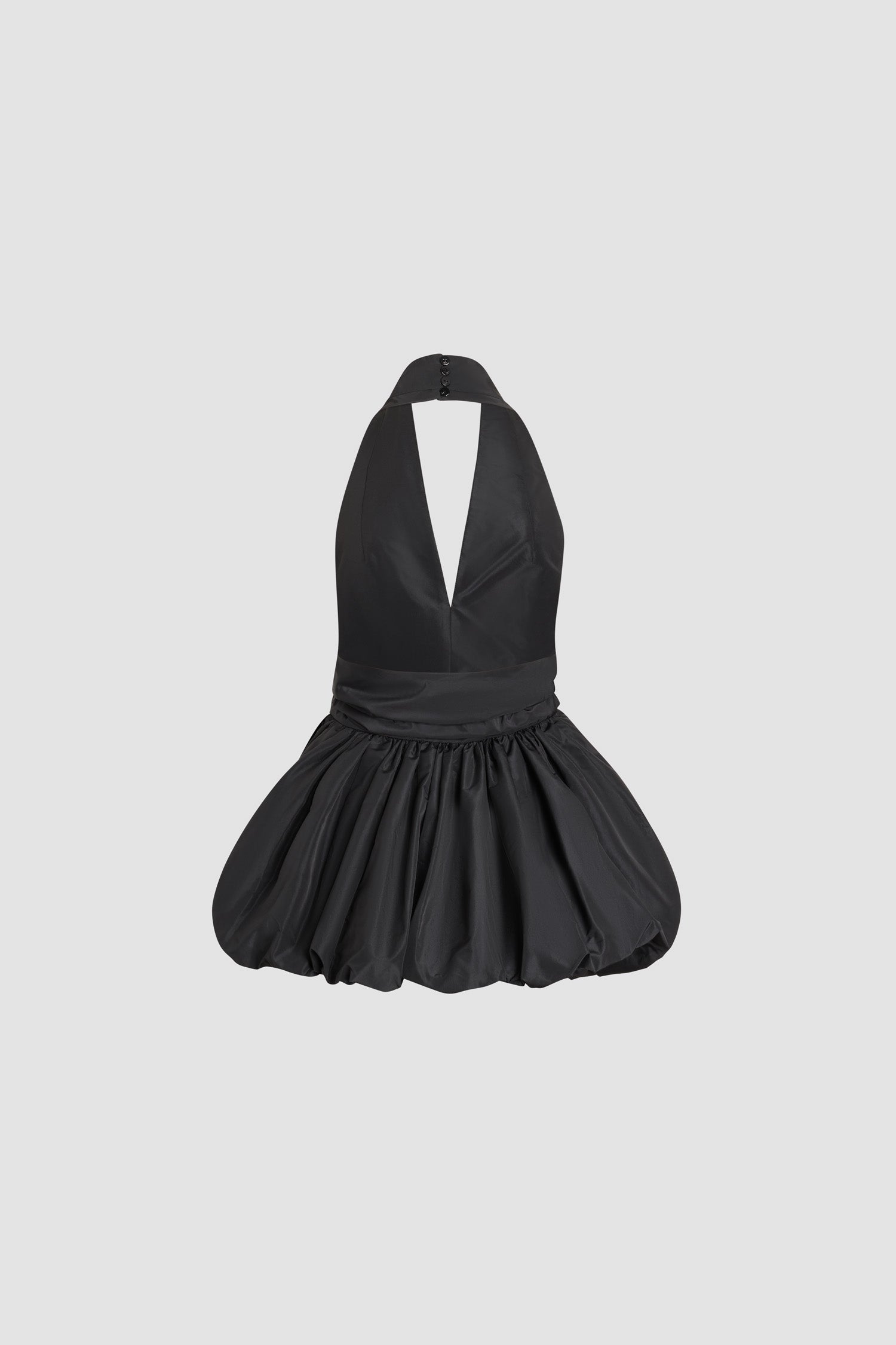 Patou - Robe mini bloomer nouée en faille recyclée - Black - Robe mini bloomer nouée noire. Col V plongeant. Détail noué à la taille.