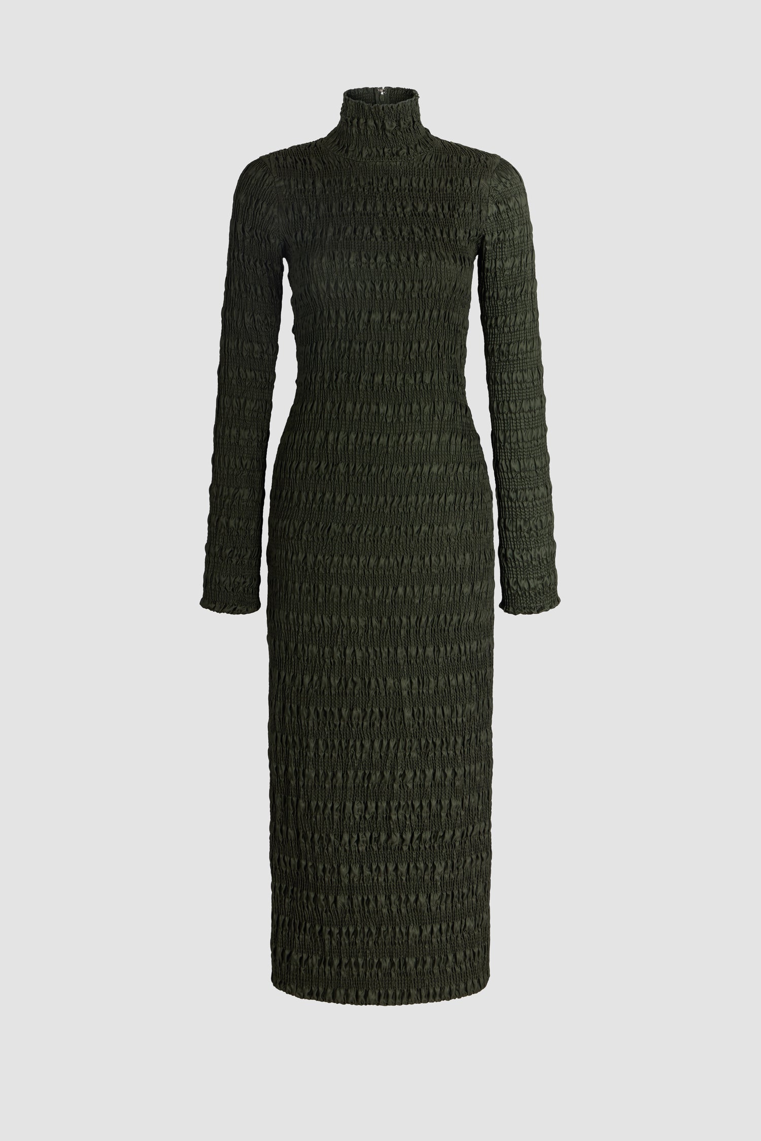 Patou - Abito lungo smock in viscosa - Highland Green - Abito lungo in viscosa verde scuro. Texture smock. Collo alto. Maniche lunghe. Silhouette aderente.