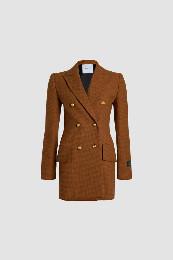 Patou - Double-breasted jacket in sustainable wool and organic cotton tweed - Autumn Leaf - Autumn Leaf brown sustainable wool and organic cotton tweed jacket. Slim longline silhouette. Double-breasted construction. Peak lapels. Gold-tone half-sphere JP buttons. Flap pockets. Buttoned cuffs. Patou label on the left sleeve. Single vent. Lined.This style is fitted at the waist and is cut for a mid-thigh length.